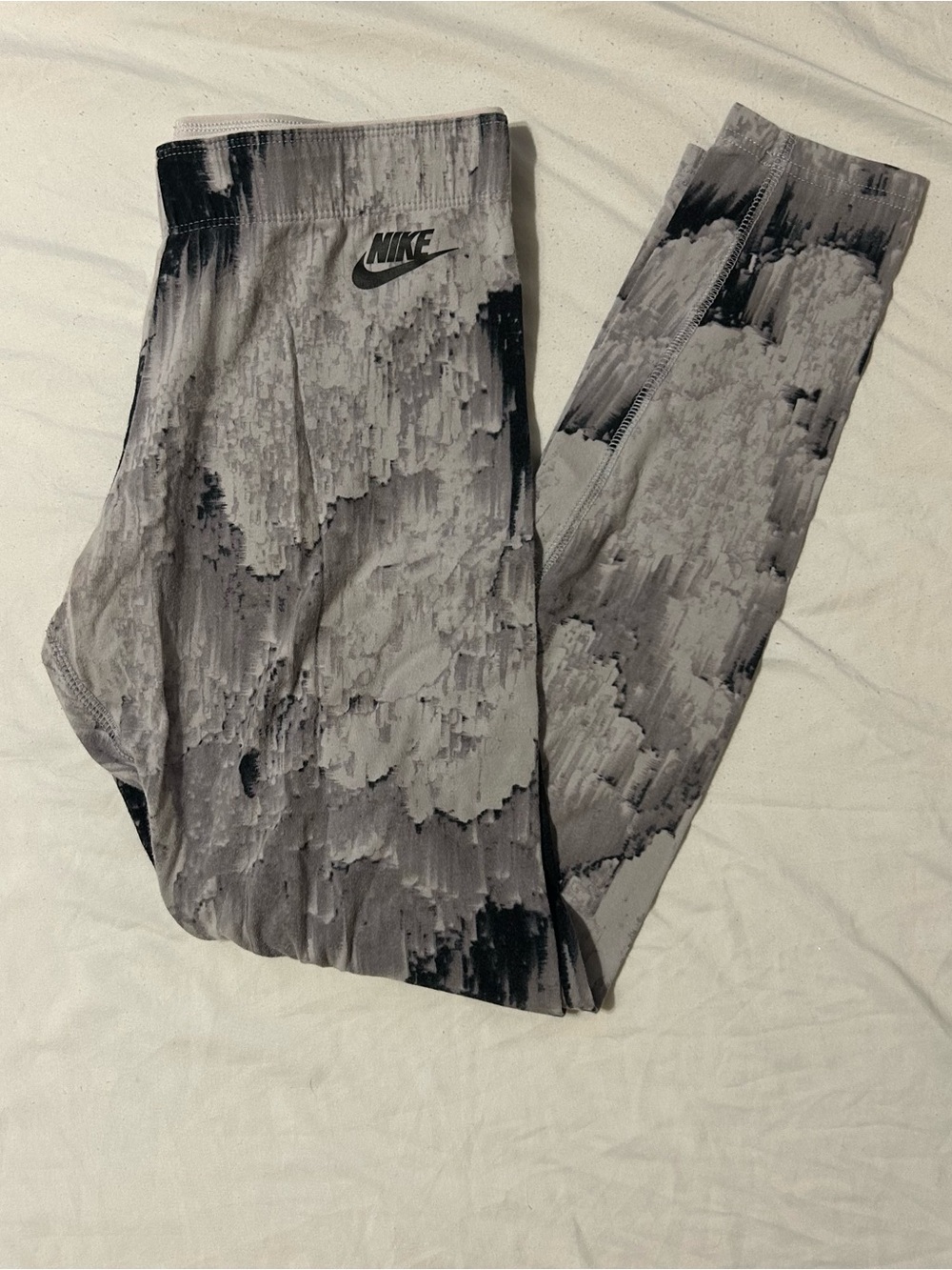 Nike Black & Gray Abstract Print Leggings